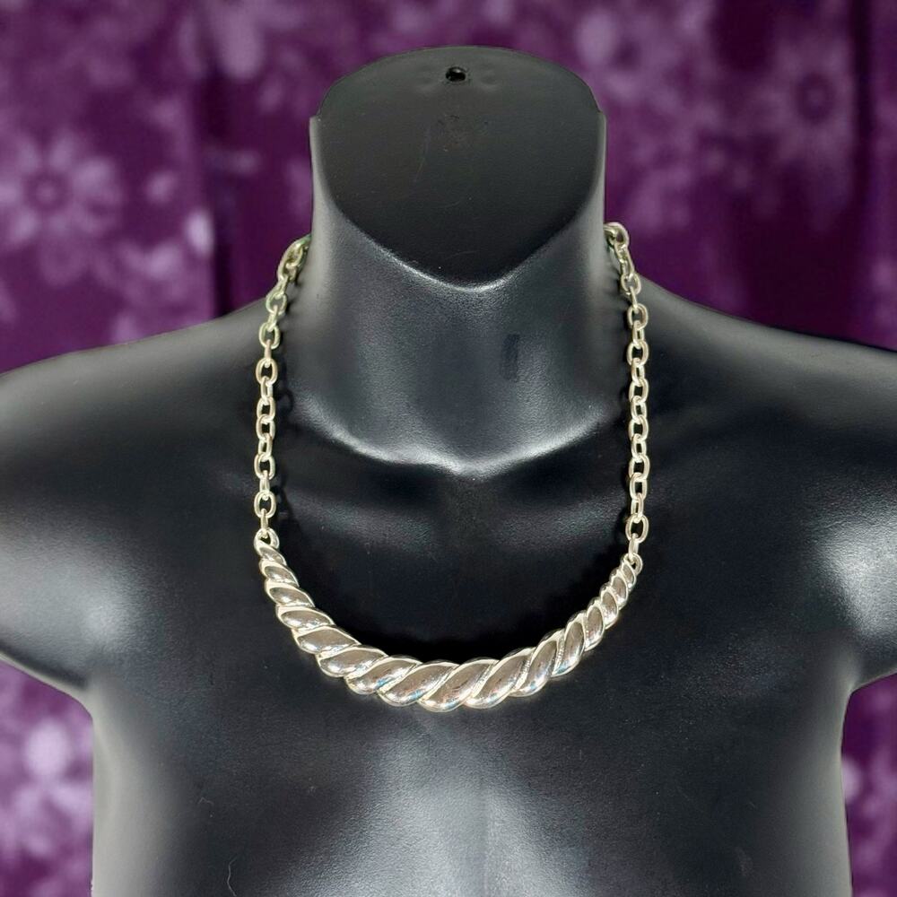 St. Thomas Women's Silvertone Chain Statement Necklace Twist Front READ